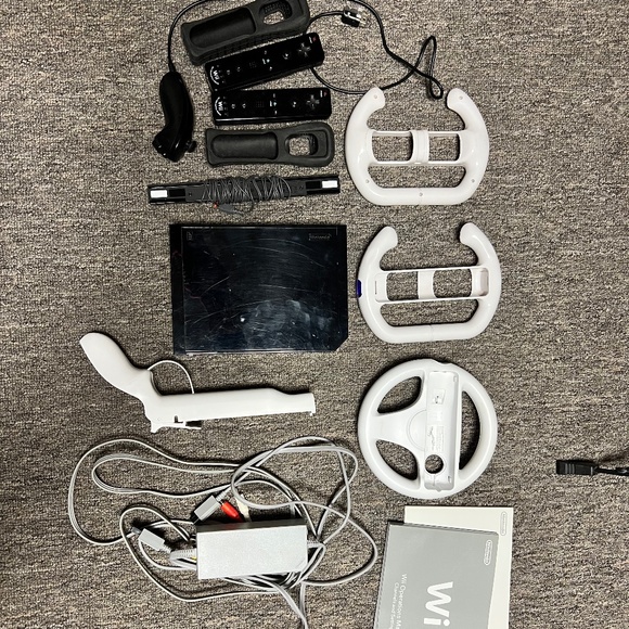 Nintendo Wii - Picture 1 of 2